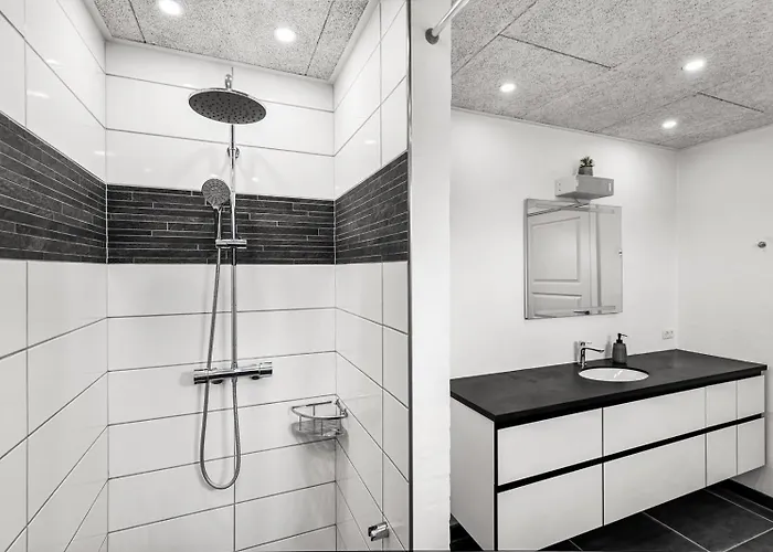 Private With Shared Bathroom In Of *